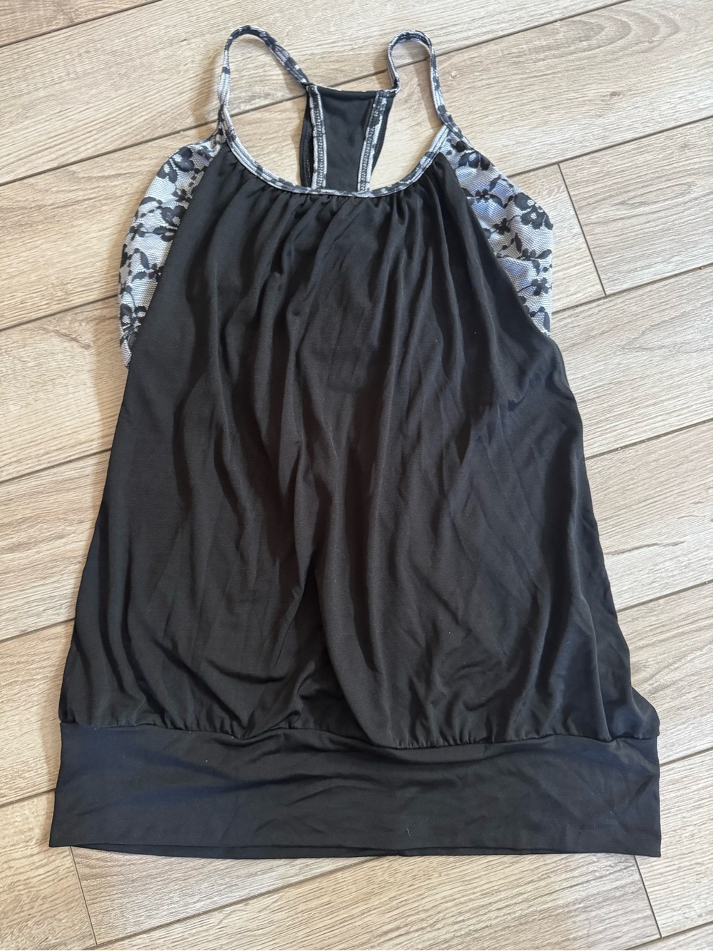 Onzie Activewear top with built in sports bra